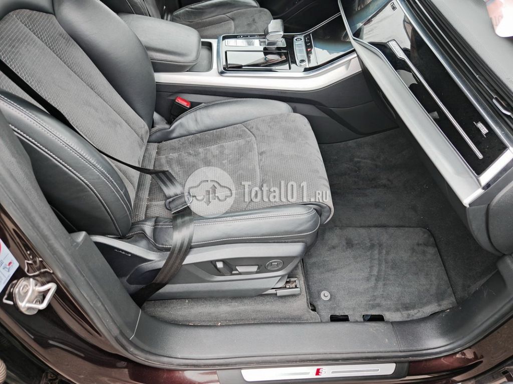 Фото Audi Q7 210
