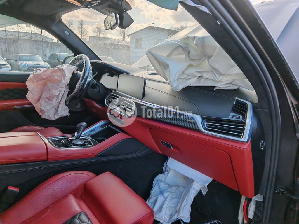 Фото BMW X5 M 180
