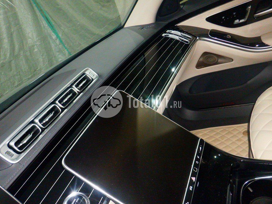 Фото Mercedes-Benz S-класс 108