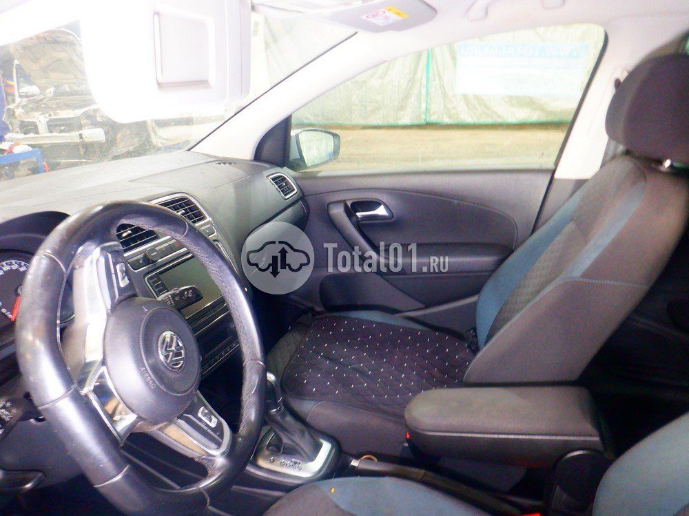 Фото Volkswagen Polo 32