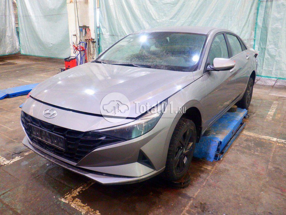 Фото Hyundai Elantra 2