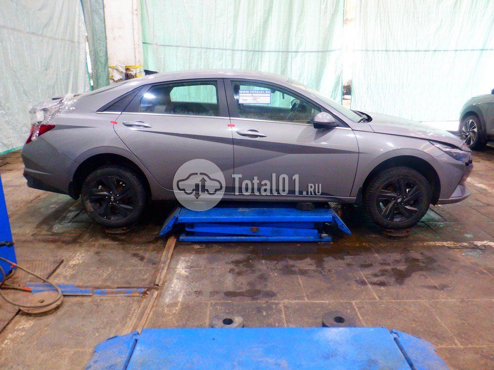 Фото Hyundai Elantra 8