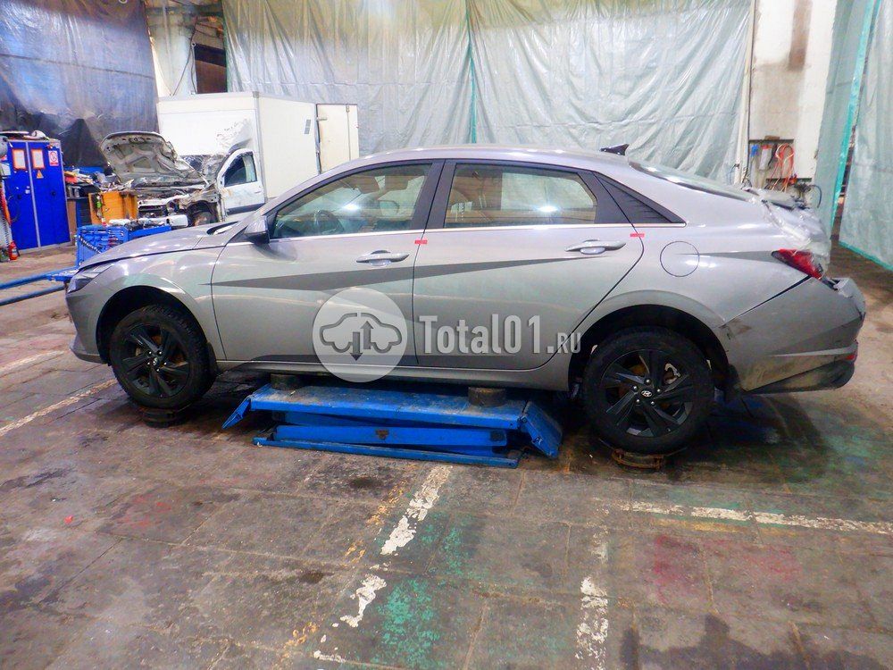 Фото Hyundai Elantra 16