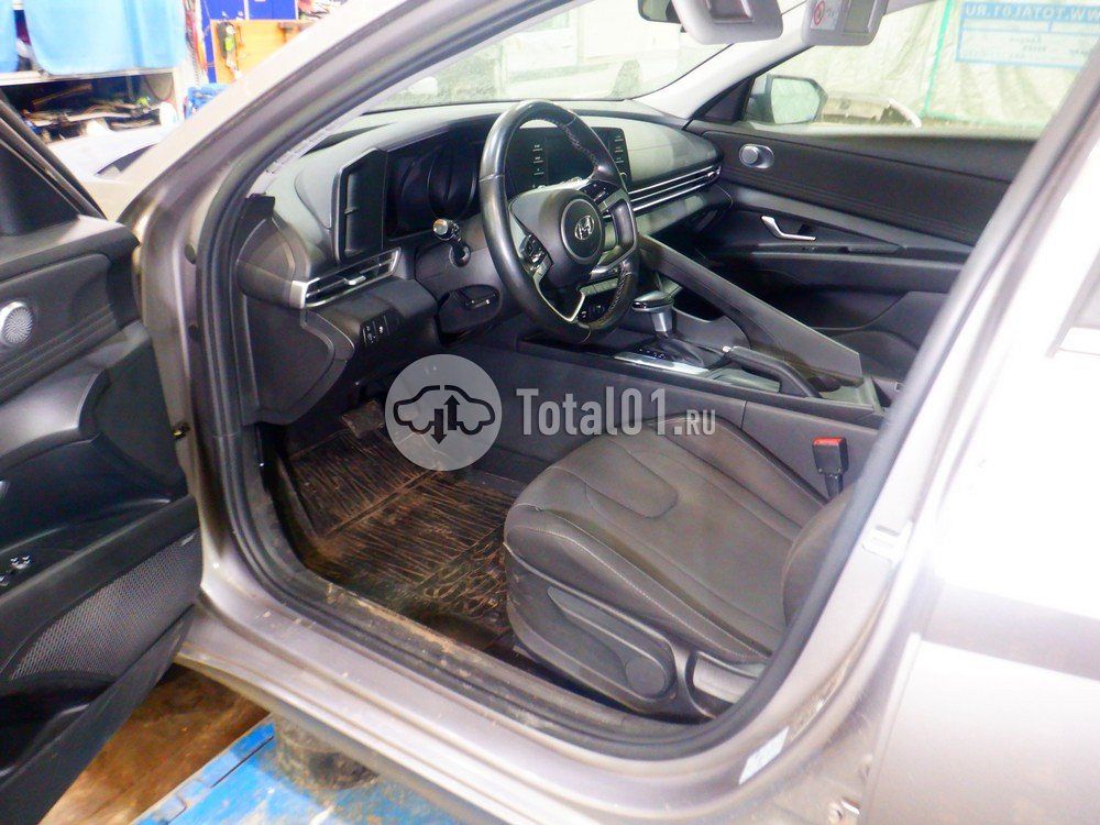 Фото Hyundai Elantra 28