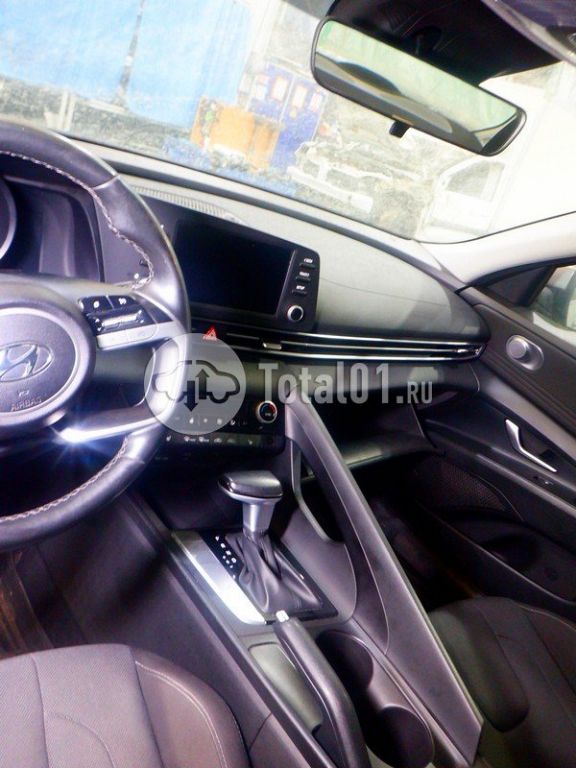 Фото Hyundai Elantra 36