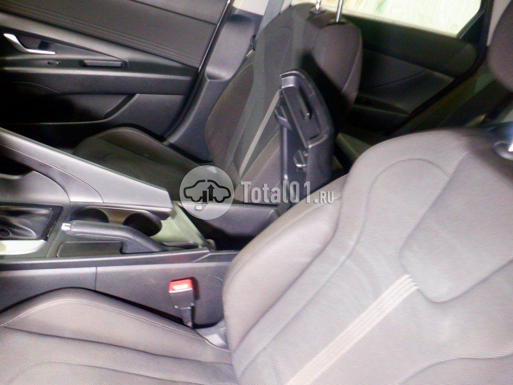 Фото Hyundai Elantra 38