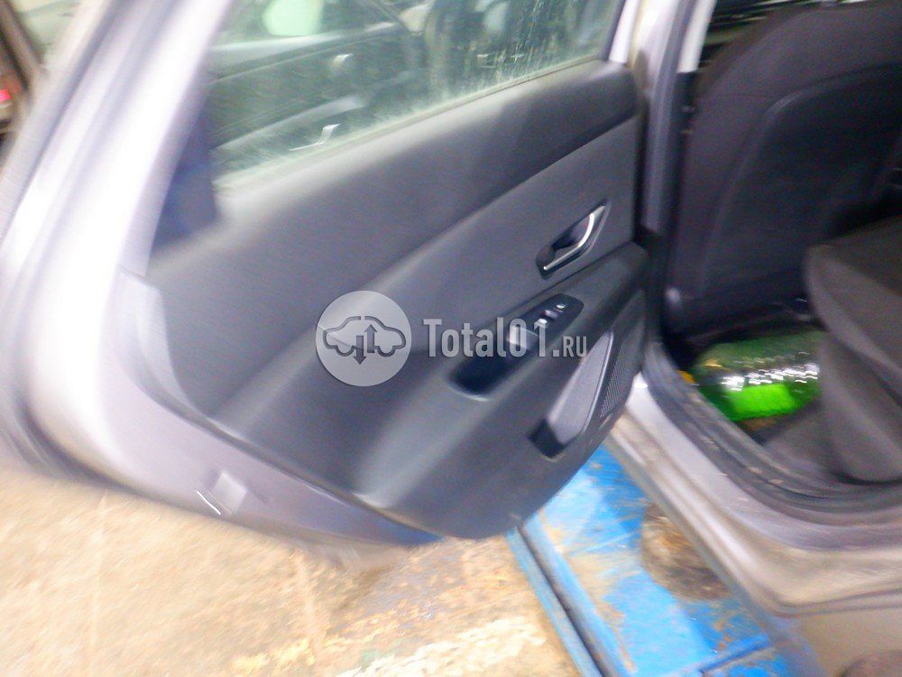 Фото Hyundai Elantra 44