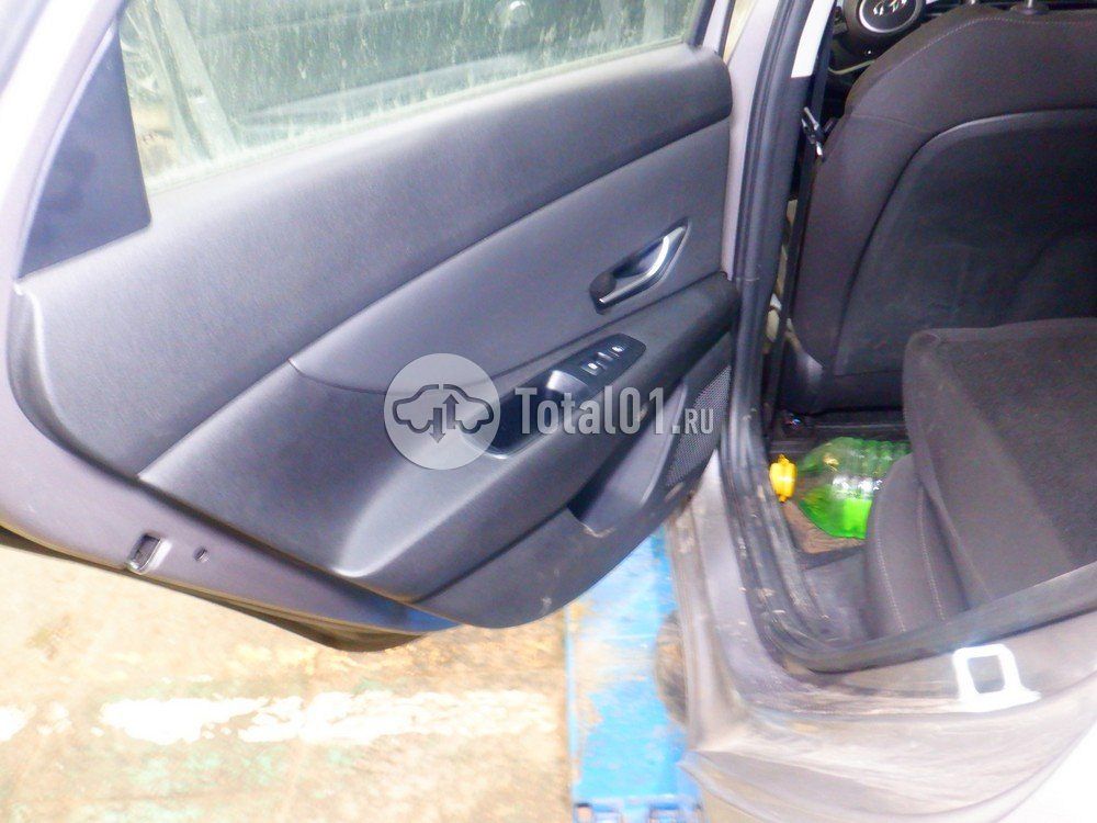 Фото Hyundai Elantra 46