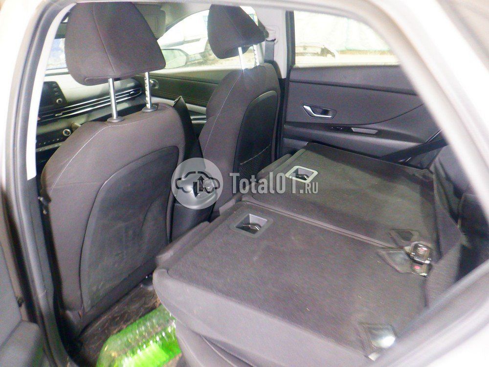 Фото Hyundai Elantra 48