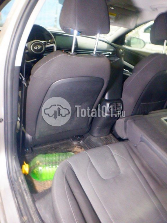 Фото Hyundai Elantra 76