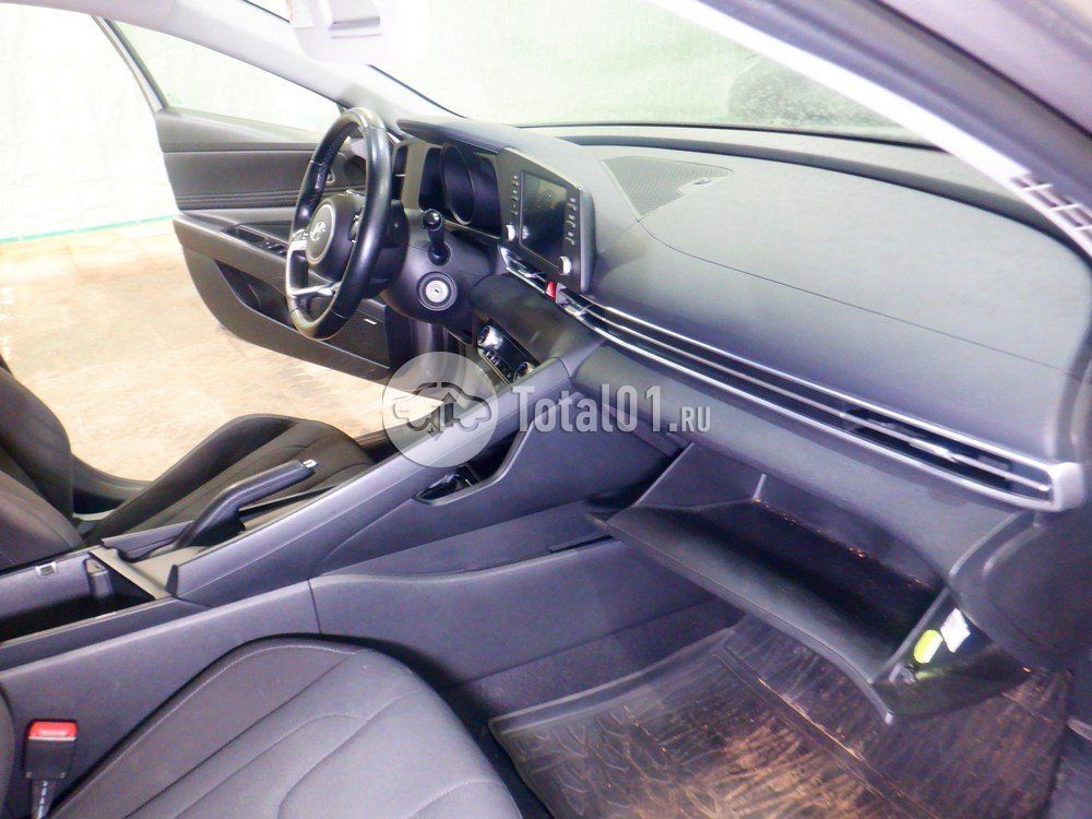 Фото Hyundai Elantra 102