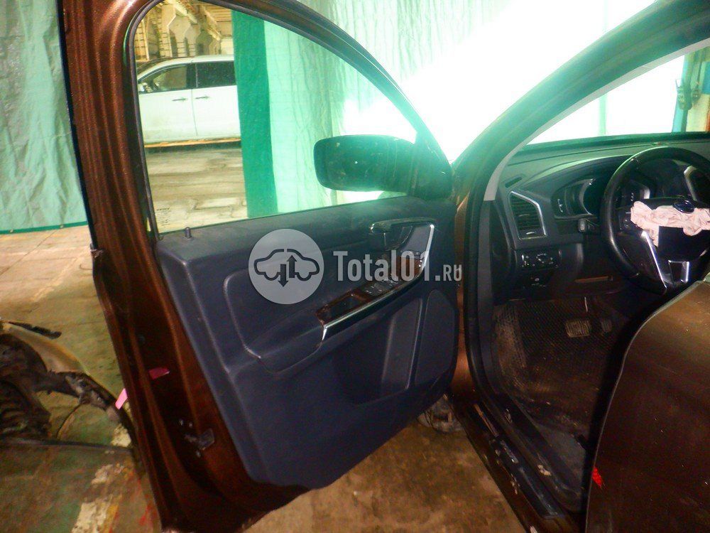 Фото Volvo XC60 38