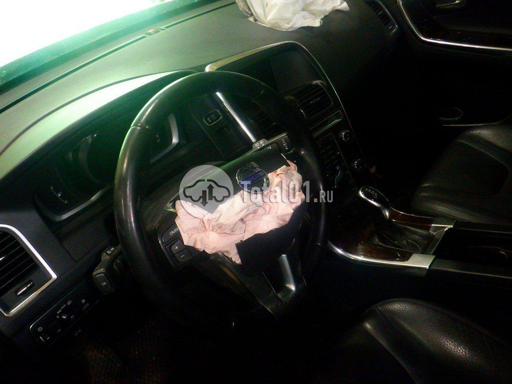 Фото Volvo XC60 44
