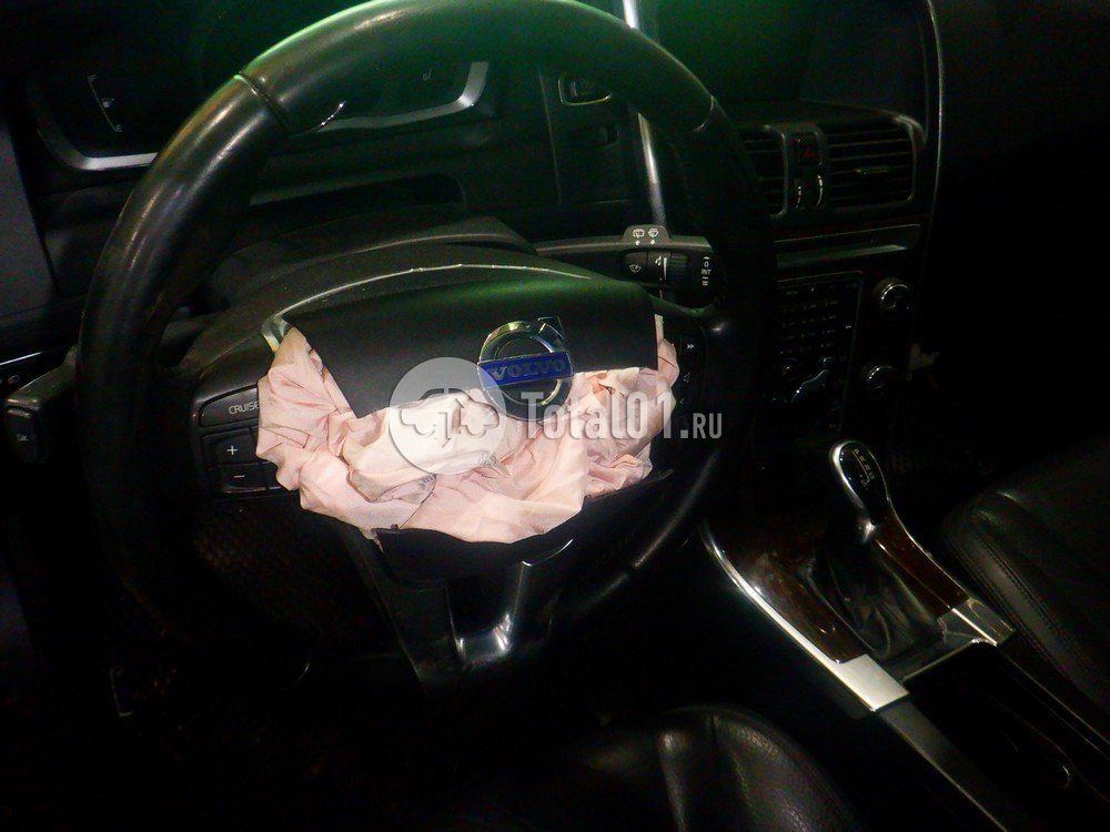 Фото Volvo XC60 46