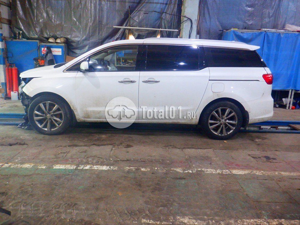 Фото KIA Carnival 8