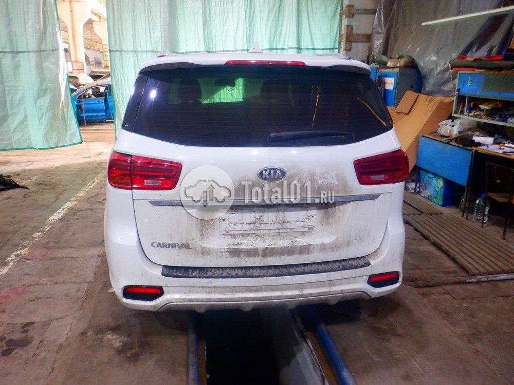 Фото KIA Carnival 10