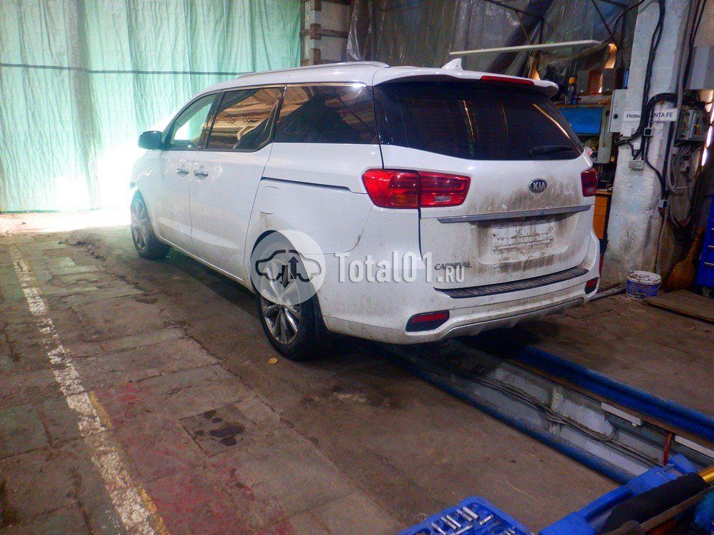 Фото KIA Carnival 12