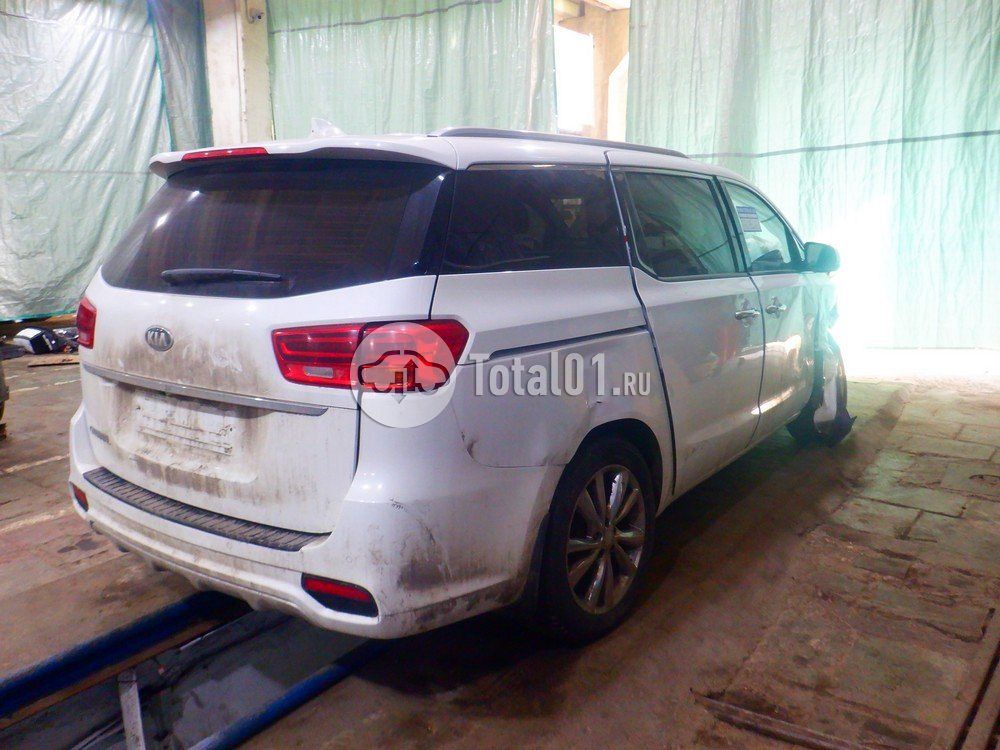 Фото KIA Carnival 14