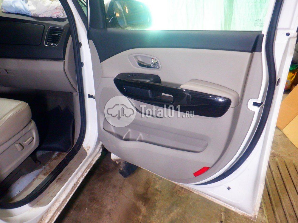 Фото KIA Carnival 20