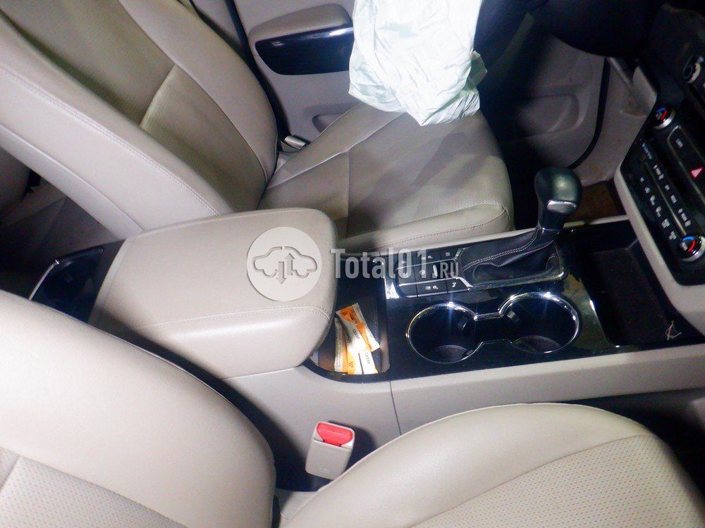 Фото KIA Carnival 38