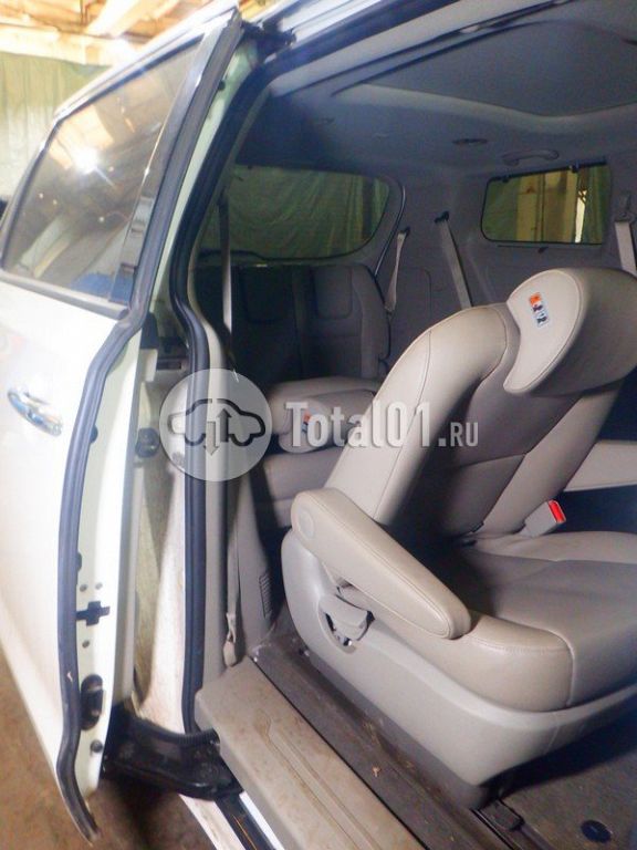 Фото KIA Carnival 50