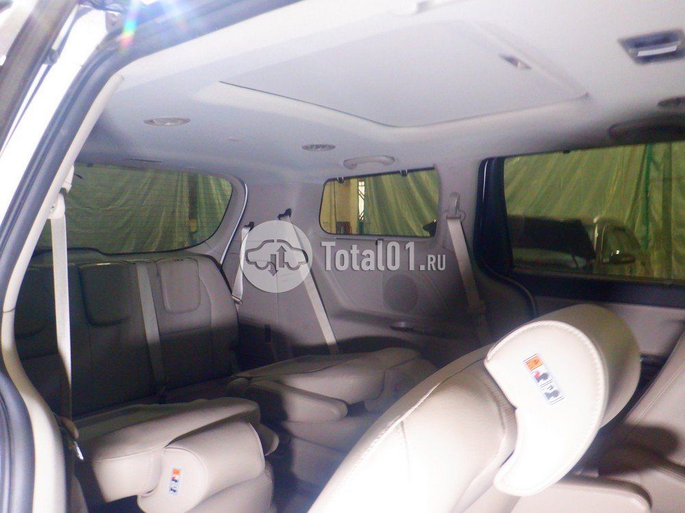 Фото KIA Carnival 54