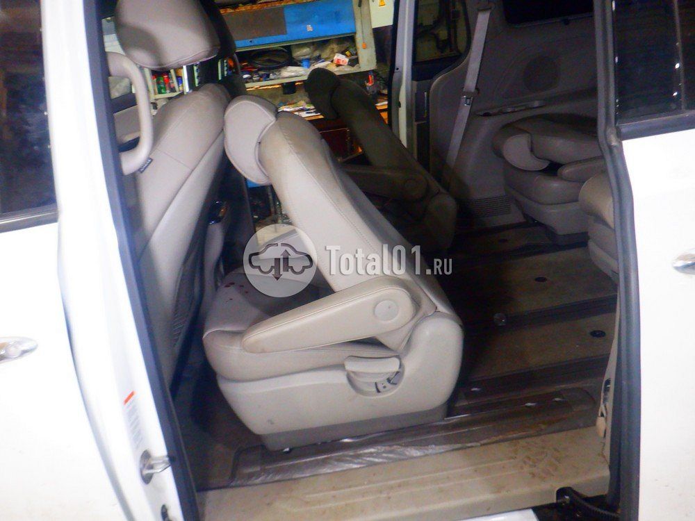 Фото KIA Carnival 92