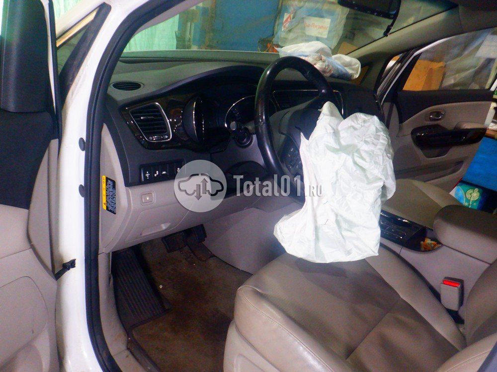 Фото KIA Carnival 108