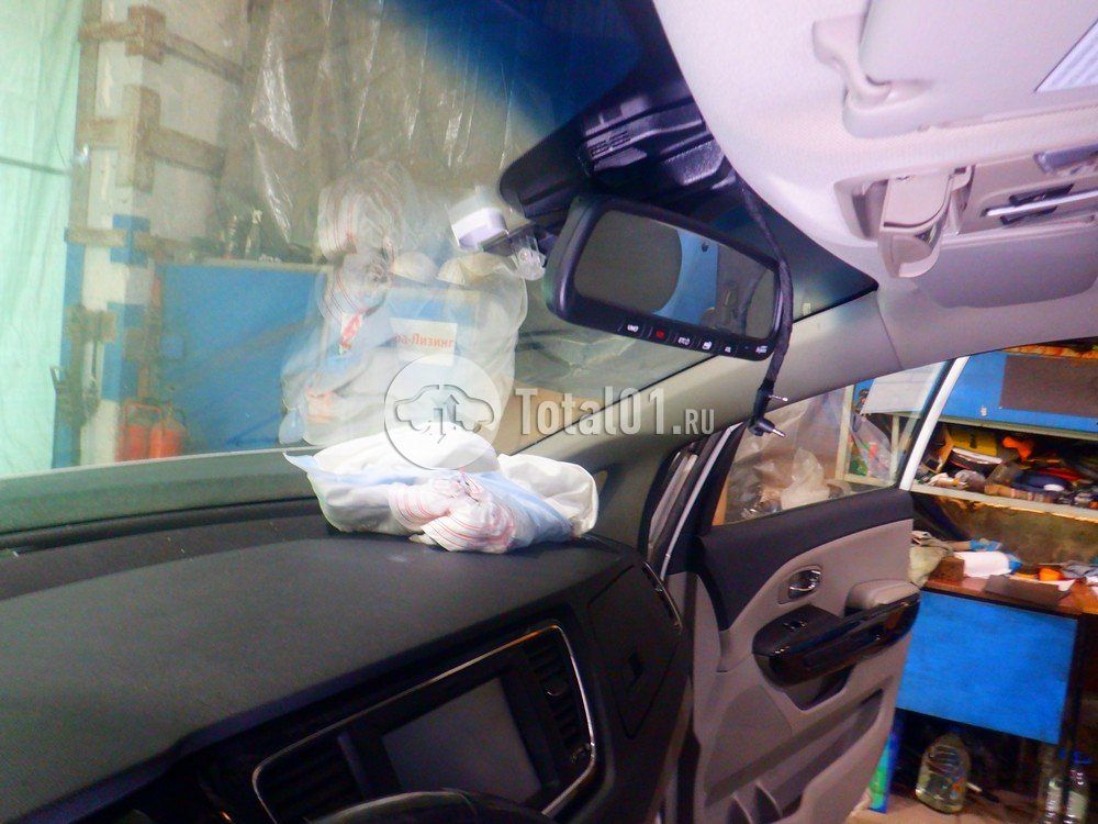 Фото KIA Carnival 114