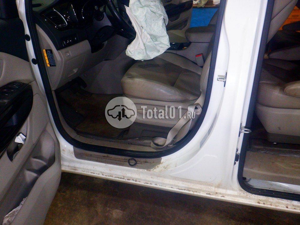 Фото KIA Carnival 126