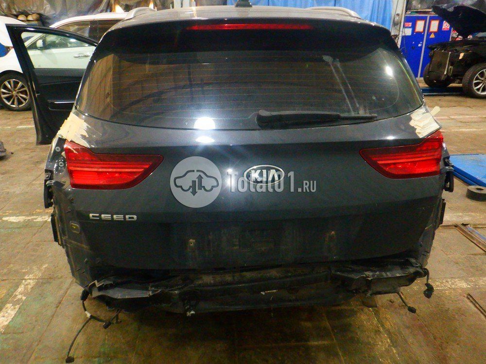 Фото KIA cee\'d 200