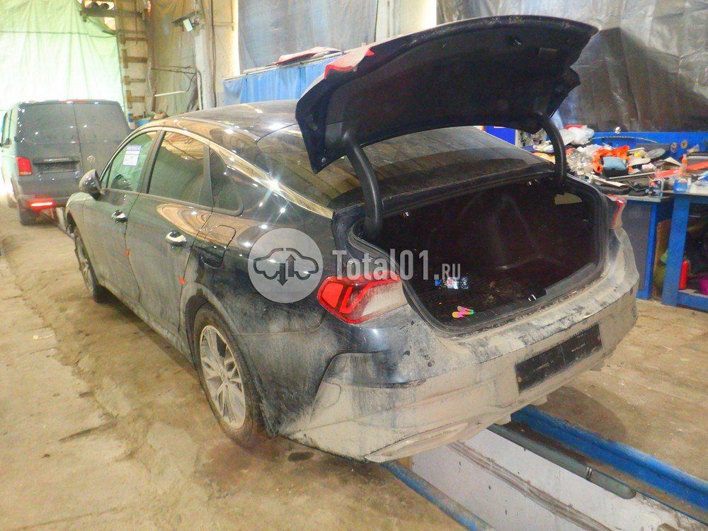 Фото KIA K5 10