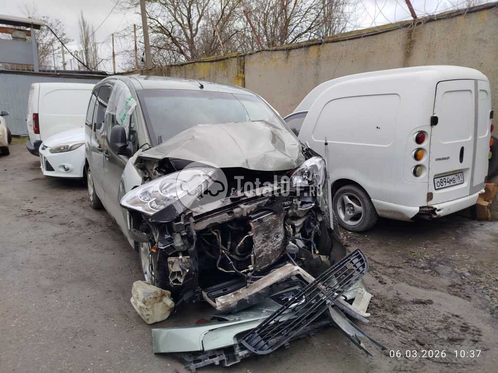 Фото Peugeot Partner 8