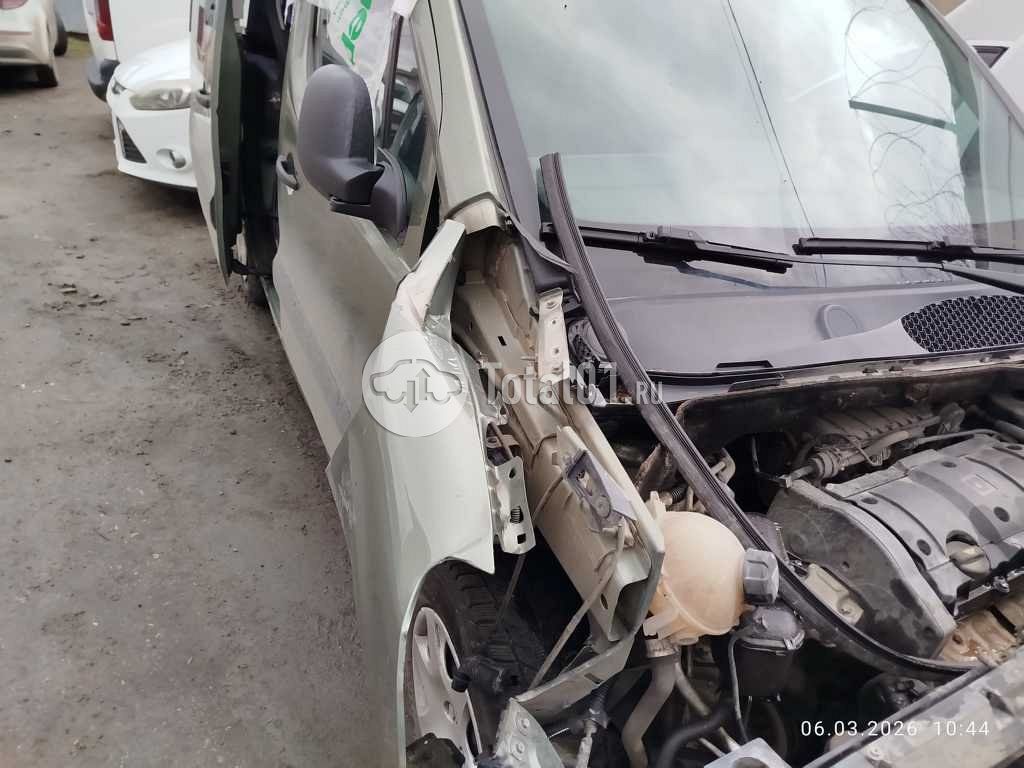 Фото Peugeot Partner 52