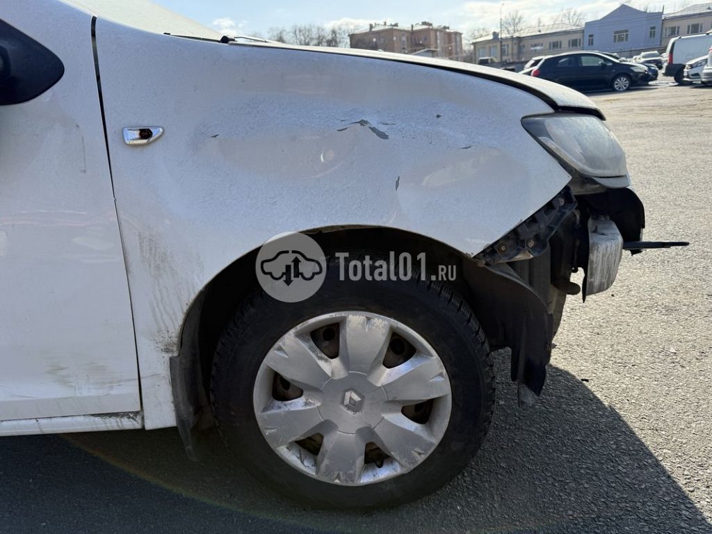 Фото Renault Logan 12
