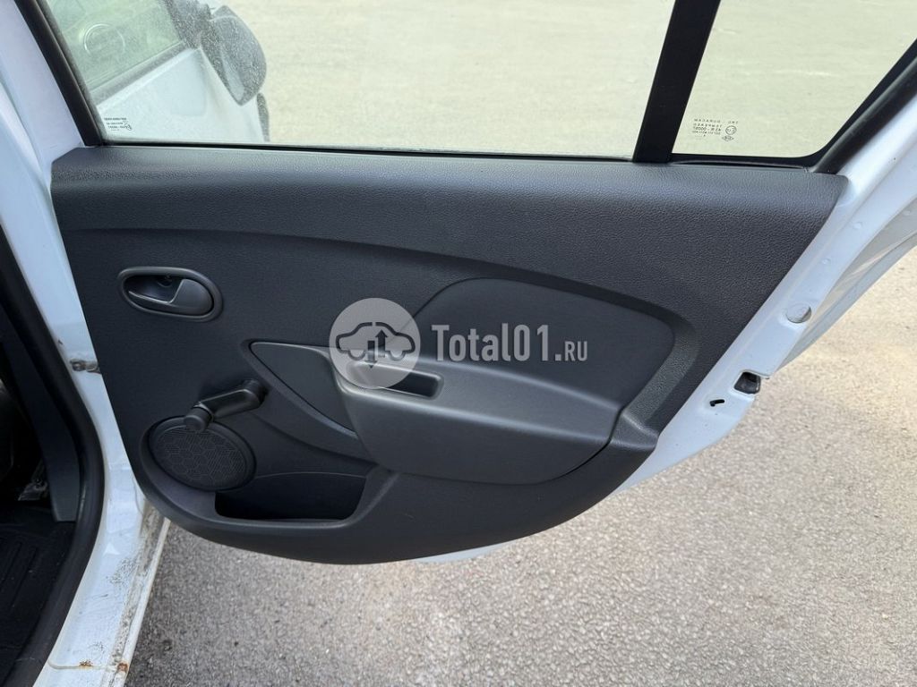 Фото Renault Logan 84