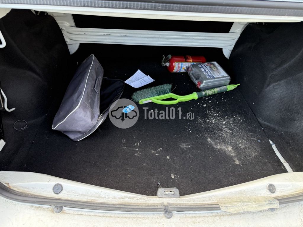 Фото Renault Logan 100