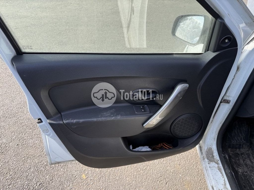Фото Renault Logan 114