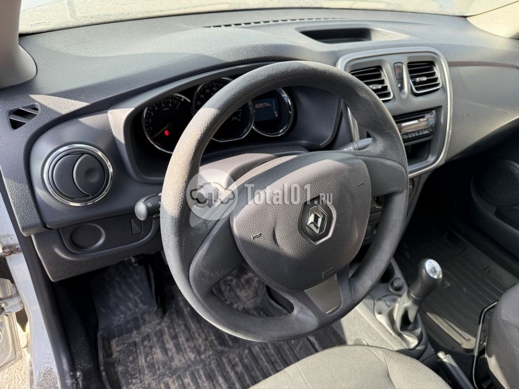 Фото Renault Logan 122