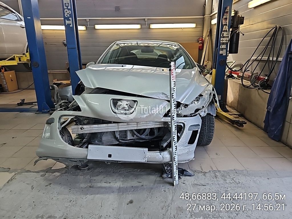 Фото Peugeot 308 10