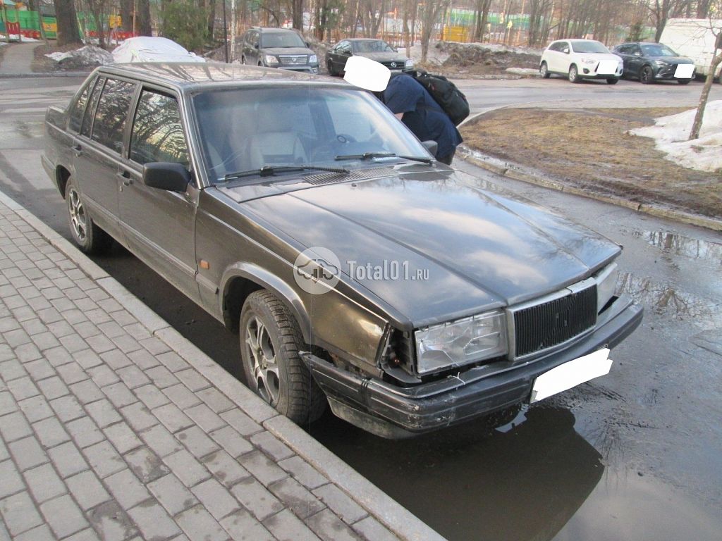 Фото Volvo 940 2