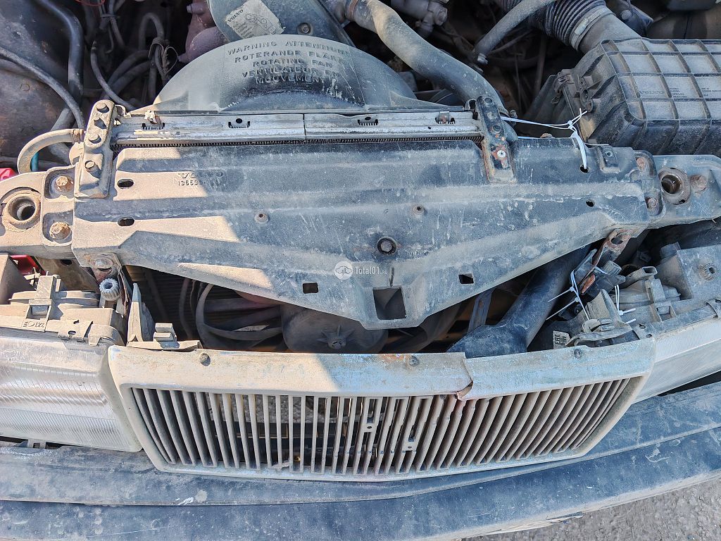 Фото Volvo 940 26