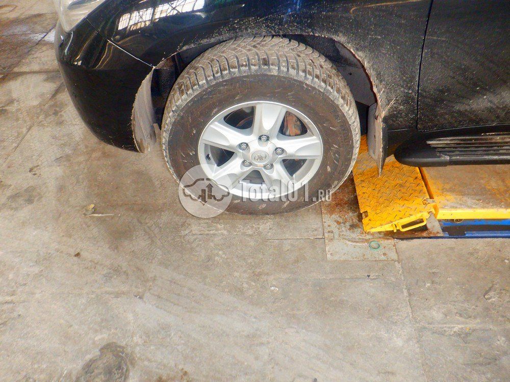 Фото Toyota Land Cruiser 26