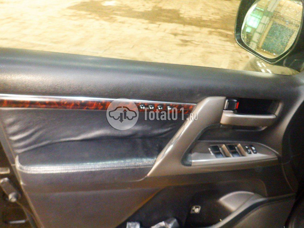 Фото Toyota Land Cruiser 32