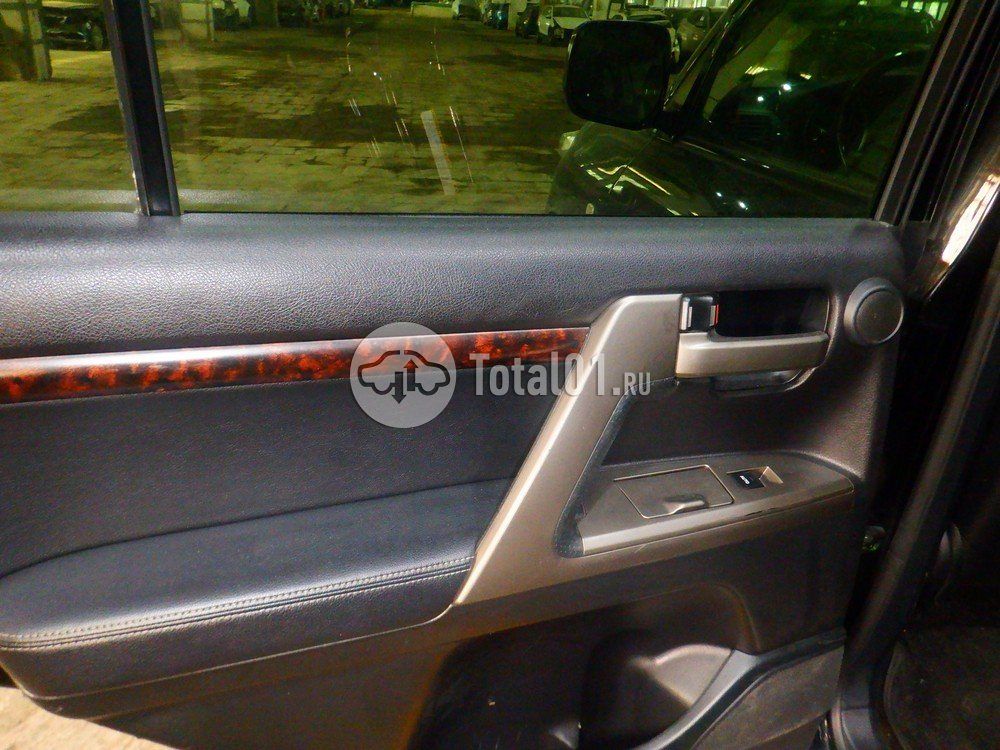 Фото Toyota Land Cruiser 56