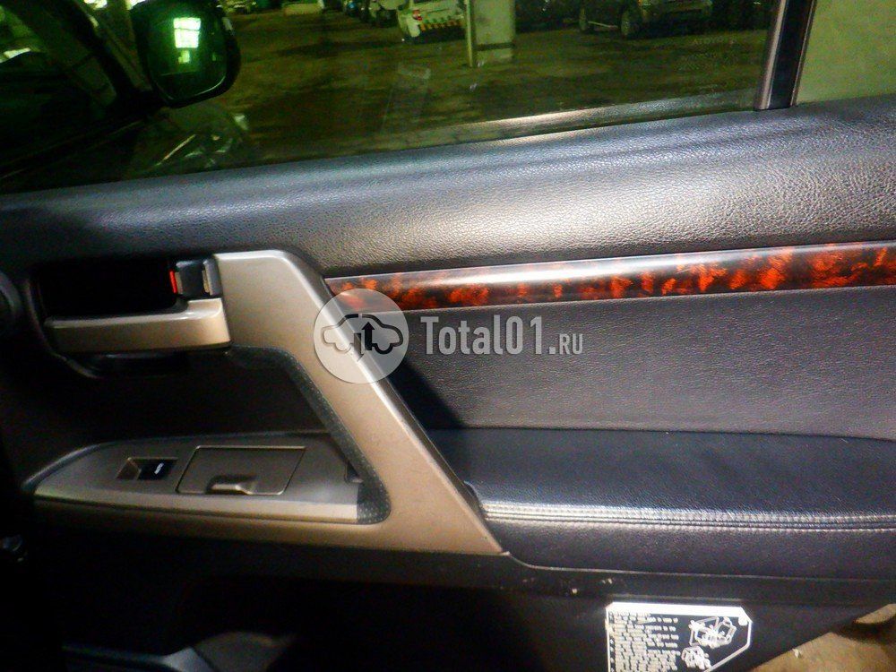 Фото Toyota Land Cruiser 76