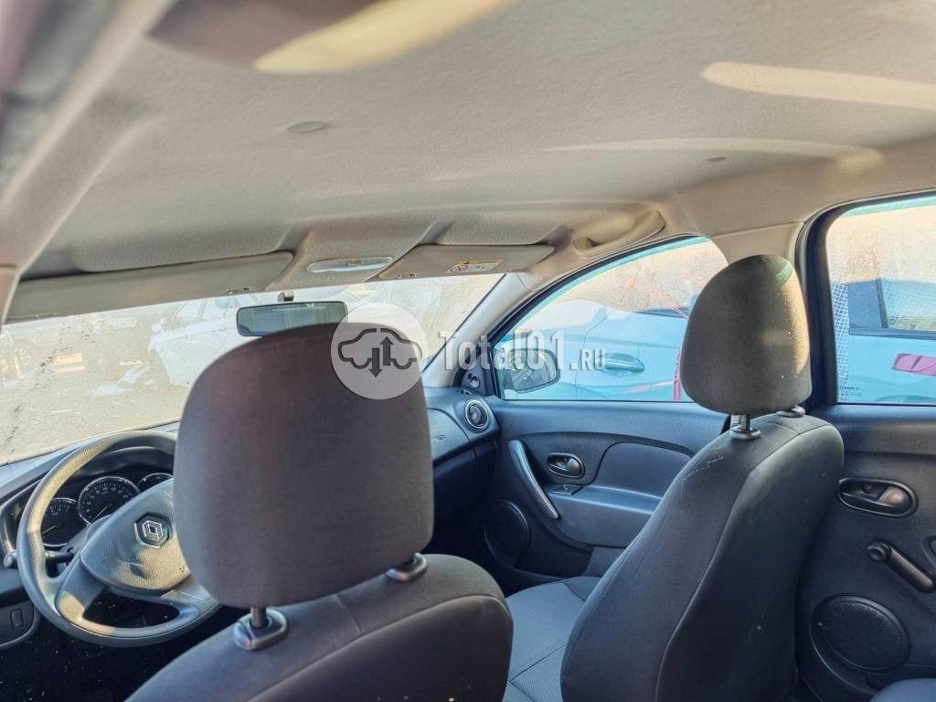 Фото Renault Logan 38