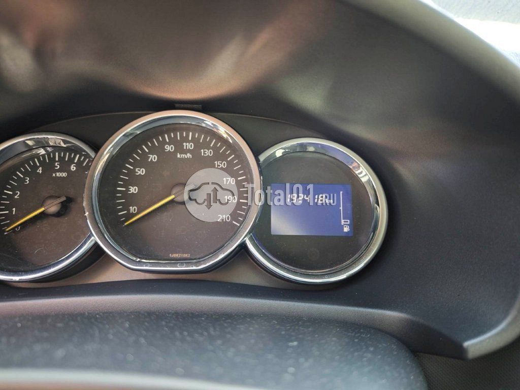 Фото Renault Logan 6