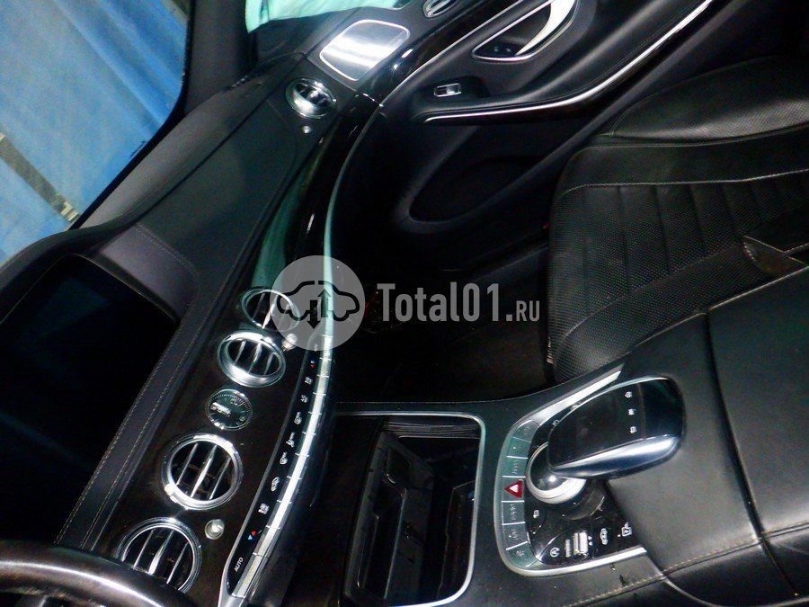 Фото Mercedes-Benz S-класс 106