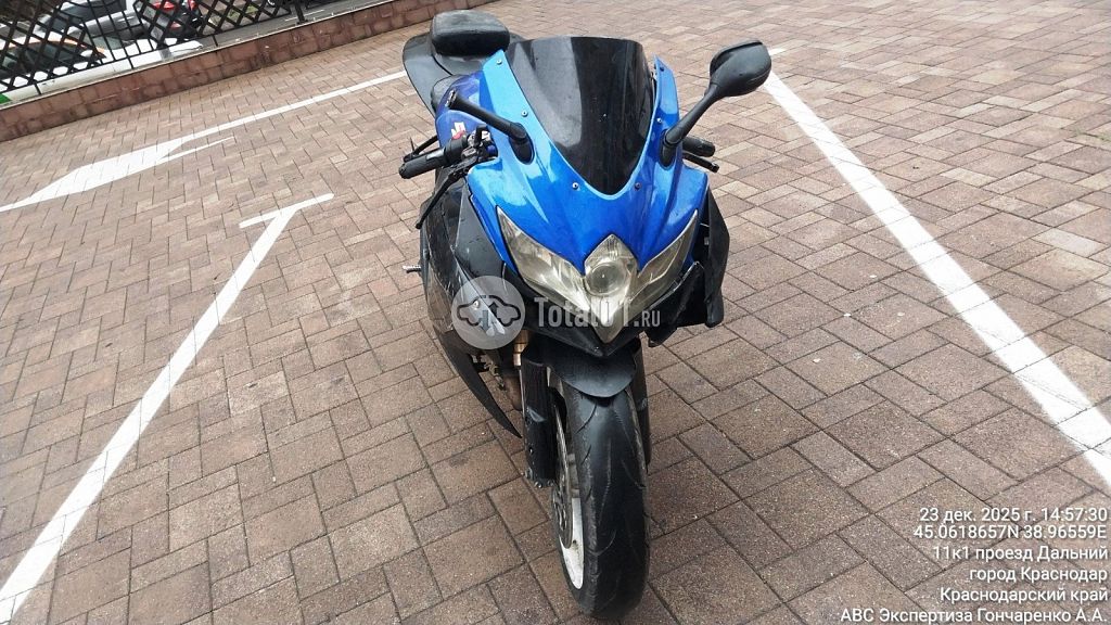 Фото Suzuki GSX-R600 2